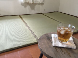 フローリングと置き畳