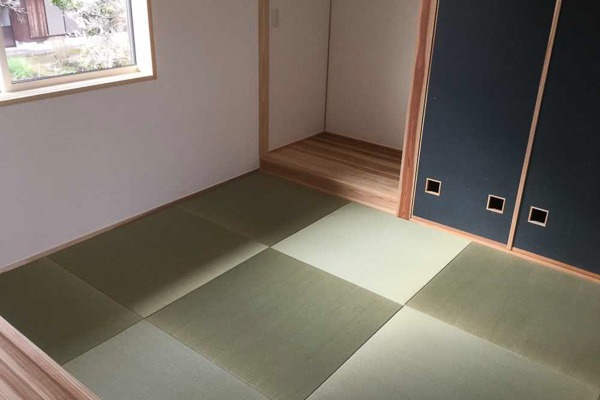 国産い草のヘリなし・フチなし畳の部屋