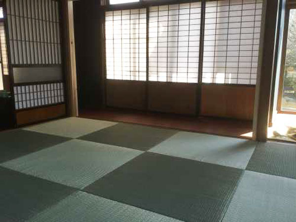 七島イを使用した琉球畳の和室