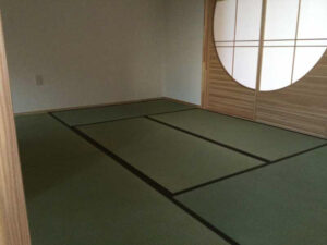 木の香りと国産い草の香り漂う本格的和室