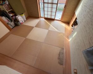 施工前のヘリなし畳の和室
