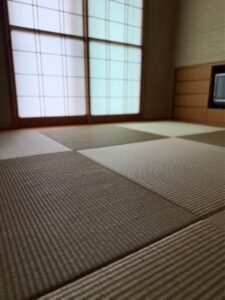 七島イを使用した本格的な琉球畳の和室