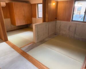 久木原工務店×佐野畳屋のスタイリッシュない草のヘリなし畳の一部屋