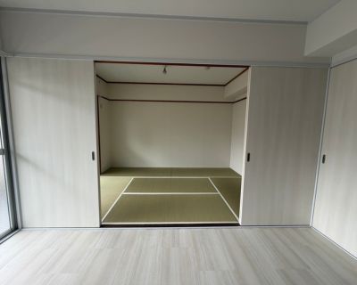 無染土い草と麻及びリネンの畳縁とカイケンコーポーレーションの竹炭入りの畳床の自然素材の国産畳