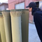 無染土い草の香りを嗅ぐ