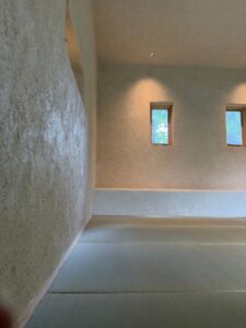 い草ヘリなし畳と漆喰の自然素材の和室