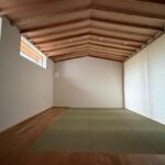 自然素材にこだわるでんホーム様が依頼していただいたい草のヘリなし畳の和室