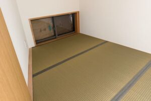 無染土い草で変則の国産畳の和室